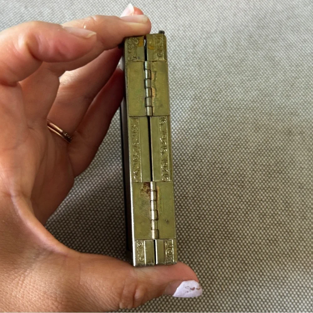 Vtg brass small double picture frame patina